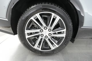 2024 Cadillac LYRIQ — photo 14 of 30