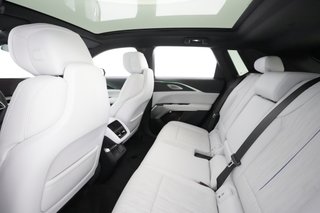 2024 Cadillac LYRIQ — photo 15 of 30
