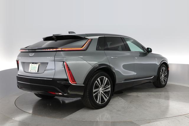 2024 Cadillac LYRIQ — photo 2 of 30