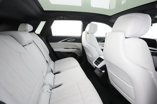 2024 Cadillac LYRIQ — photo 17 of 30