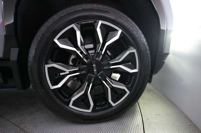 2024 GMC Sierra EV — photo 10 of 19