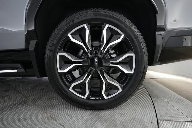 2024 GMC Sierra EV — photo 7 of 19