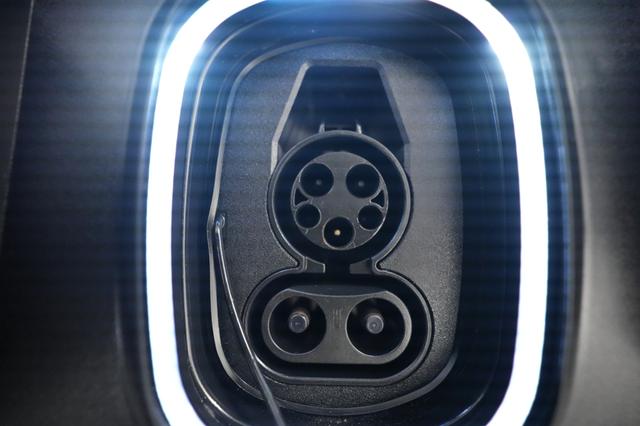2024 GMC Sierra EV — photo 8 of 19