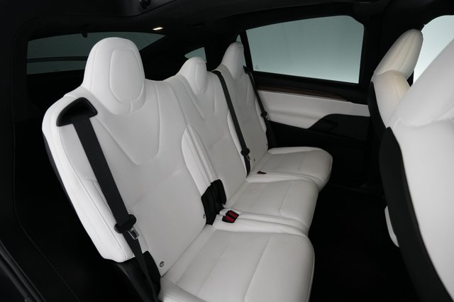 2024 Tesla Model X — photo 4 of 19