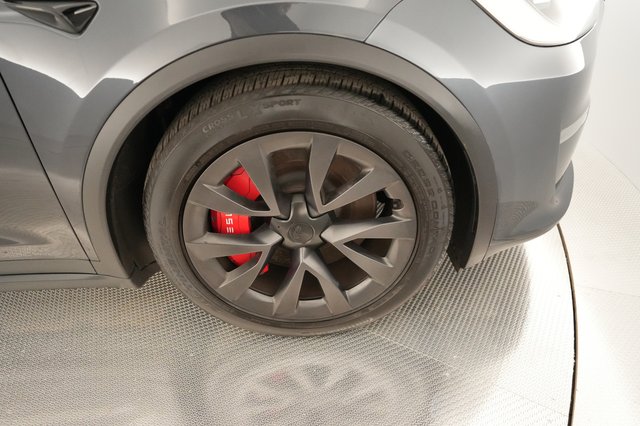 2024 Tesla Model X — photo 7 of 19