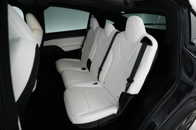 2024 Tesla Model X — photo 17 of 19