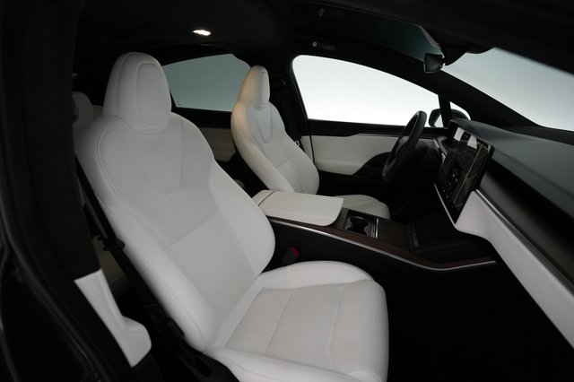 2024 Tesla Model X — photo 16 of 19
