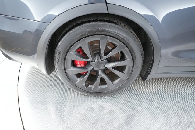 2024 Tesla Model X — photo 13 of 19