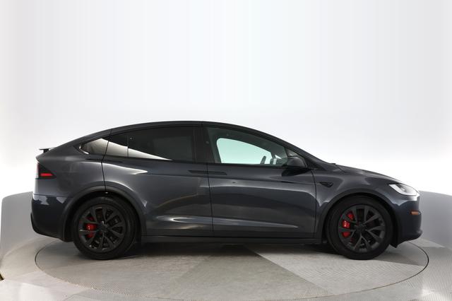 2024 Tesla Model X — photo 10 of 19