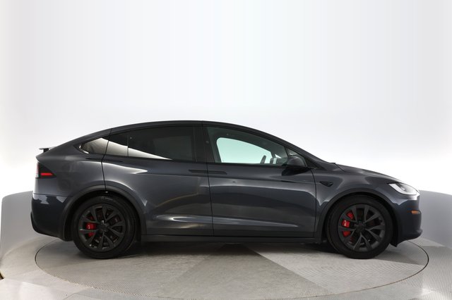 2024 Tesla Model X — photo 10 of 19