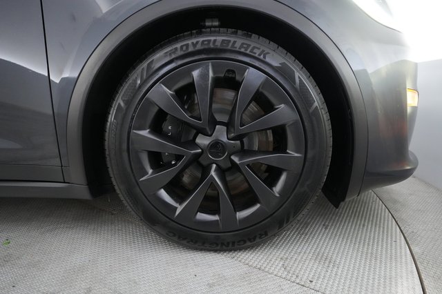 2024 Tesla Model X — photo 16 of 21
