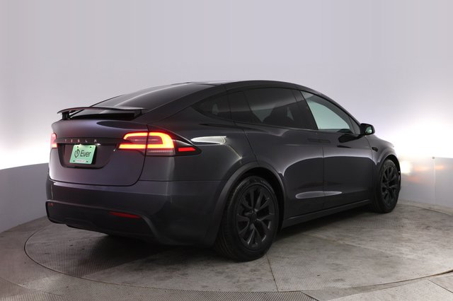 2024 Tesla Model X — photo 2 of 21