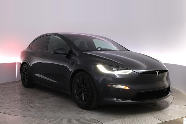 2024 Tesla Model X — photo 10 of 21
