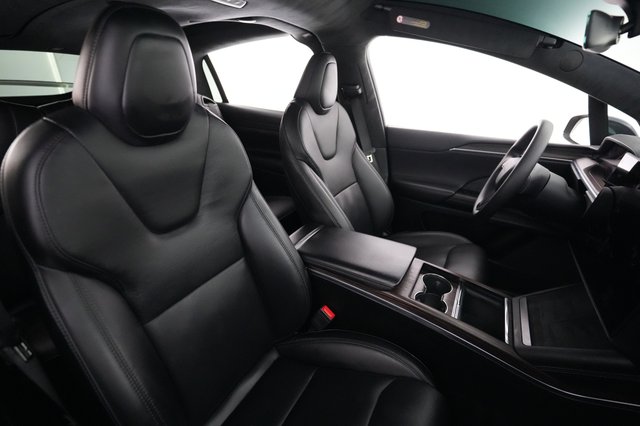 2024 Tesla Model X — photo 18 of 21