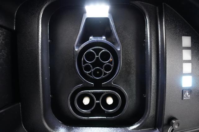 2024 Hyundai Kona Electric — photo 8 of 21