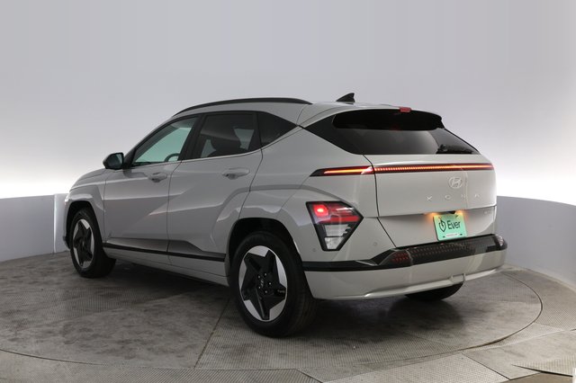 2024 Hyundai Kona Electric — photo 13 of 21