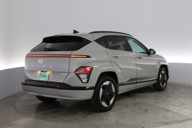 2024 Hyundai Kona Electric — photo 2 of 21