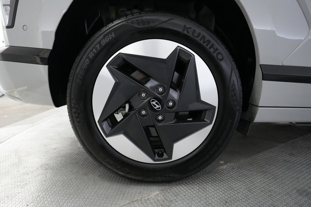 2024 Hyundai Kona Electric — photo 17 of 21