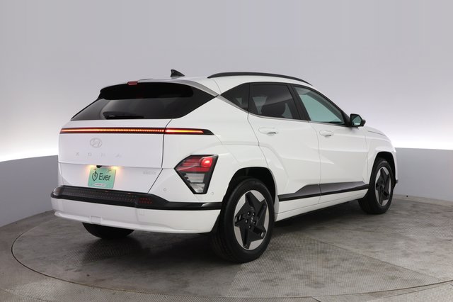 2024 Hyundai Kona Electric — photo 2 of 24