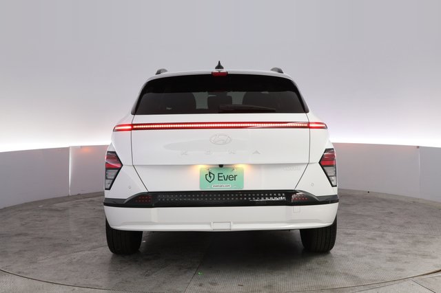 2024 Hyundai Kona Electric — photo 12 of 24