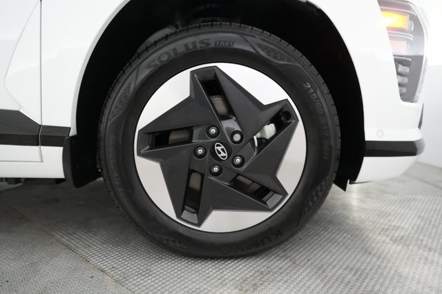 2024 Hyundai Kona Electric — photo 16 of 24