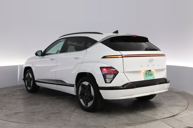 2024 Hyundai Kona Electric — photo 13 of 24