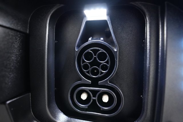 2024 Hyundai Kona Electric — photo 8 of 24