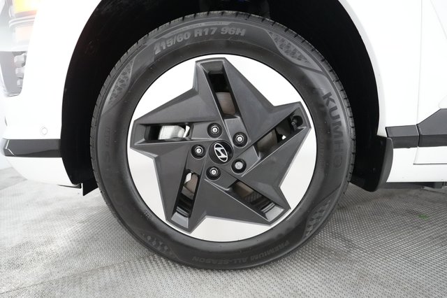 2024 Hyundai Kona Electric — photo 15 of 24