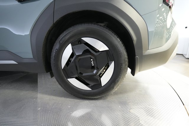 2024 Kia EV9 — photo 17 of 23