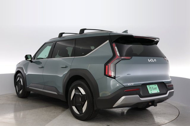 2024 Kia EV9 — photo 13 of 23