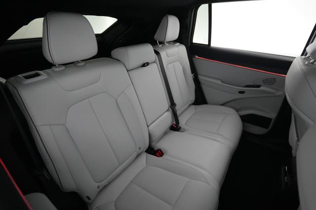 2025 Jeep Wagoneer S — photo 4 of 22
