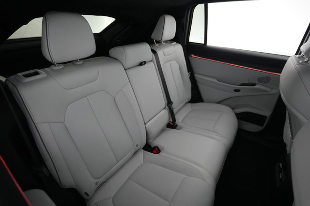 2025 Jeep Wagoneer S — photo 4 of 22