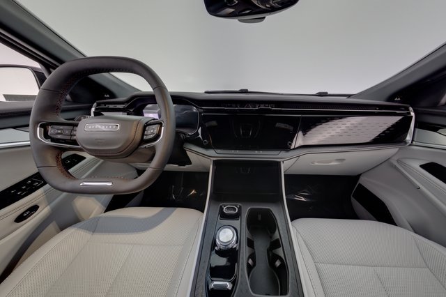 2025 Jeep Wagoneer S — photo 21 of 24