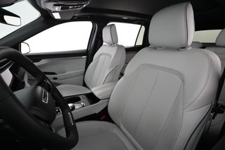 2025 Jeep Wagoneer S — photo 3 of 24