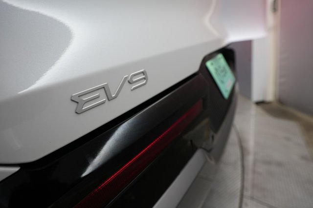2024 Kia EV9 — photo 24 of 30
