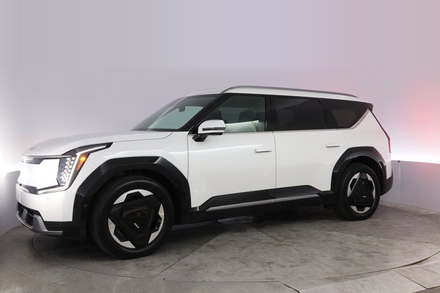 2024 Kia EV9 — photo 14 of 30