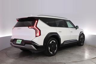 2024 Kia EV9 — photo 2 of 30
