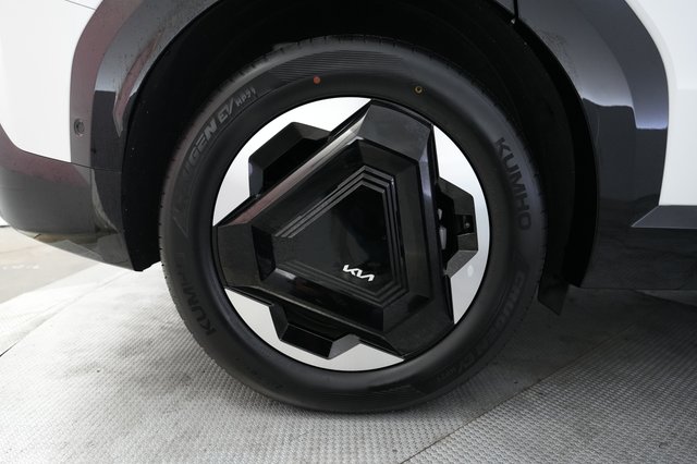 2024 Kia EV9 — photo 17 of 30