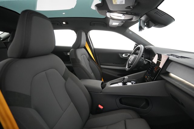 2021 Polestar 2 — photo 11 of 17