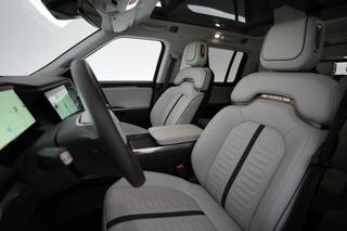 2023 Rivian R1S — photo 3 of 24