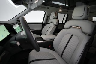 2023 Rivian R1S — photo 3 of 24