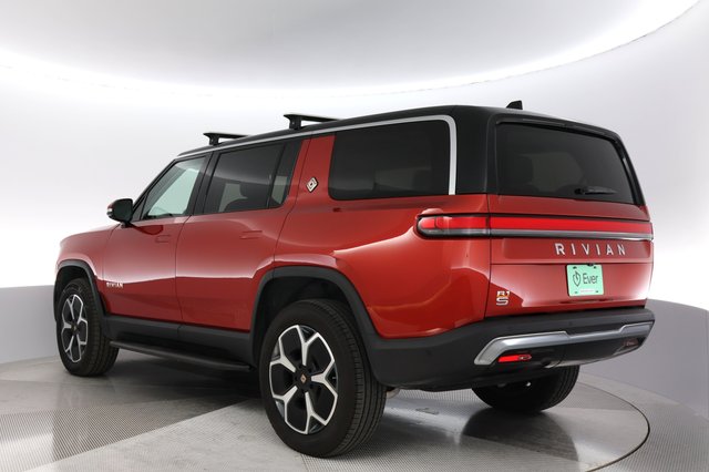 2023 Rivian R1S — photo 11 of 24