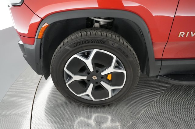 2023 Rivian R1S — photo 15 of 24