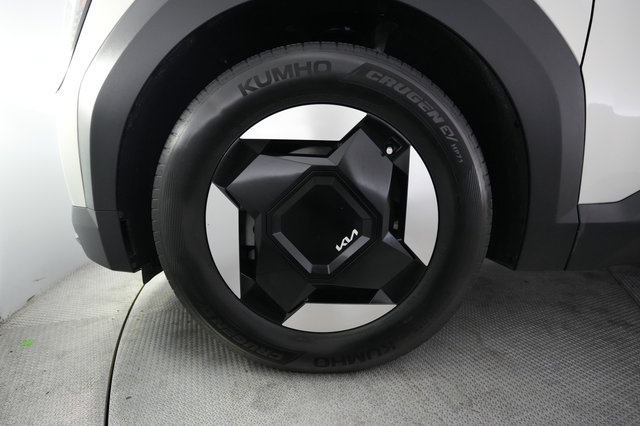 2024 Kia EV9 — photo 15 of 23