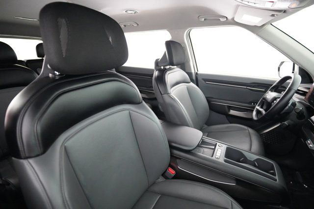 2024 Kia EV9 — photo 18 of 23