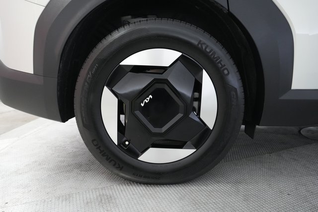 2024 Kia EV9 — photo 17 of 23