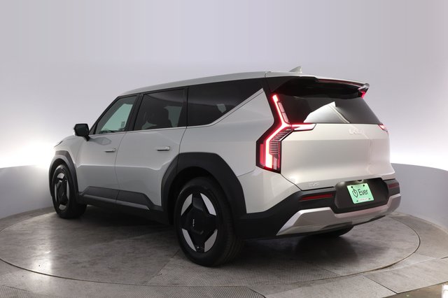 2024 Kia EV9 — photo 13 of 23