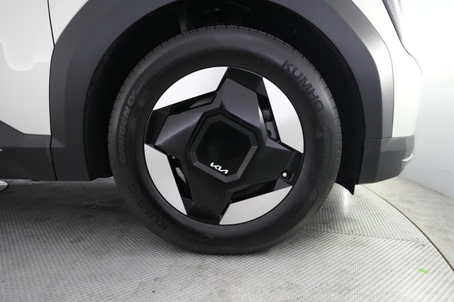 2024 Kia EV9 — photo 16 of 23
