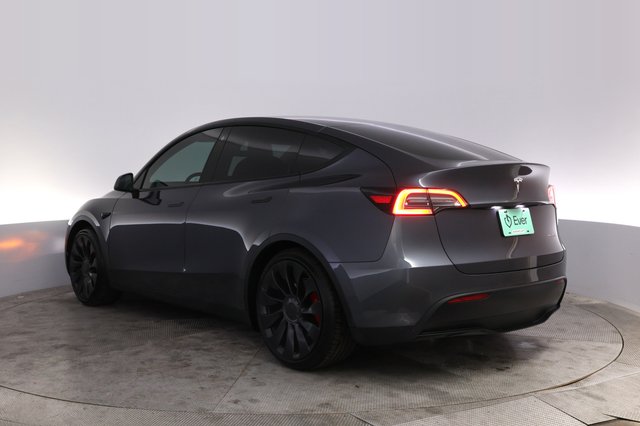 2022 Tesla Model Y — photo 8 of 23