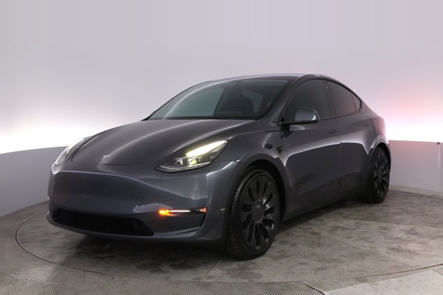 2022 Tesla Model Y — VIN 7SAYGDEF3NF489752